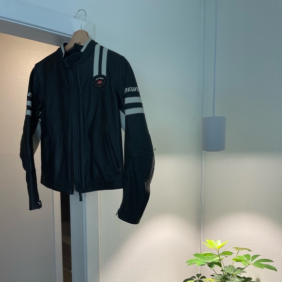 Dainese Molvena Women’s Classic Motorcycle Jacket 42 - Picture 2 of 11